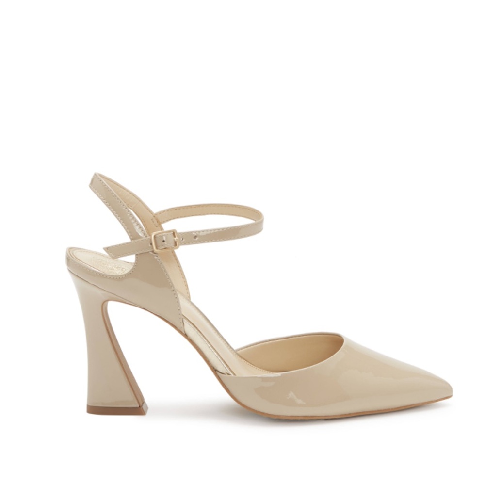 NWT Vince Camuto nude Jacolina heels